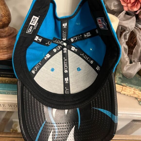 Carolina’s Panthers New Era 9Forty women’s adjustable NFL Hat. Cool Panther bill - Picture 7 of 7